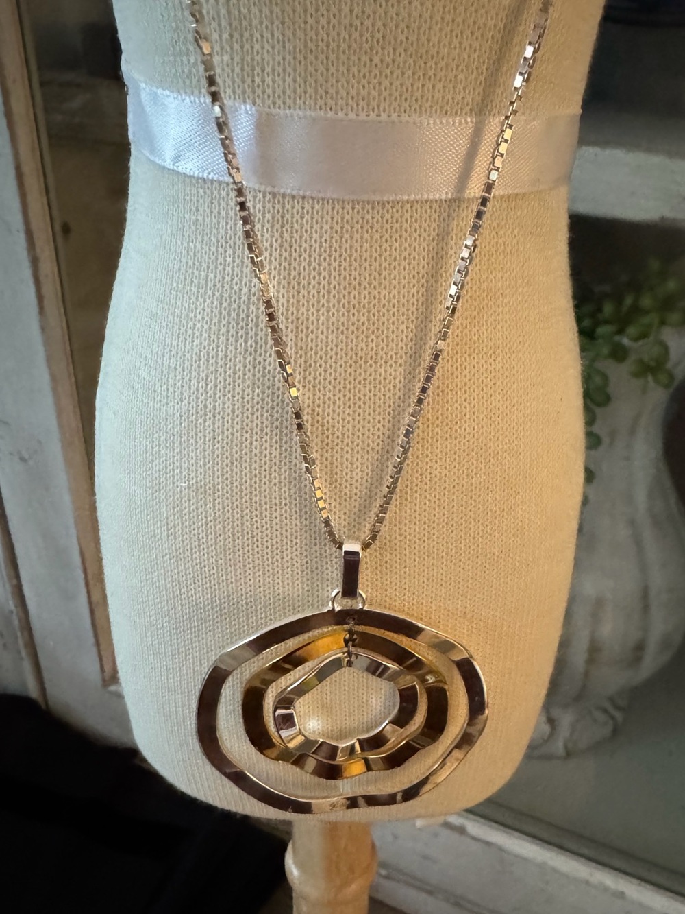 Two-Tone Concentric Circle Pendant Necklace - Women Jewelry